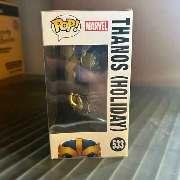 ˚₊‧꒰ა ☆ ໒꒱ ‧₊˚ Funko Pops Marvel Thanos Holiday #533 Action Figure - Picture 4 of 5
